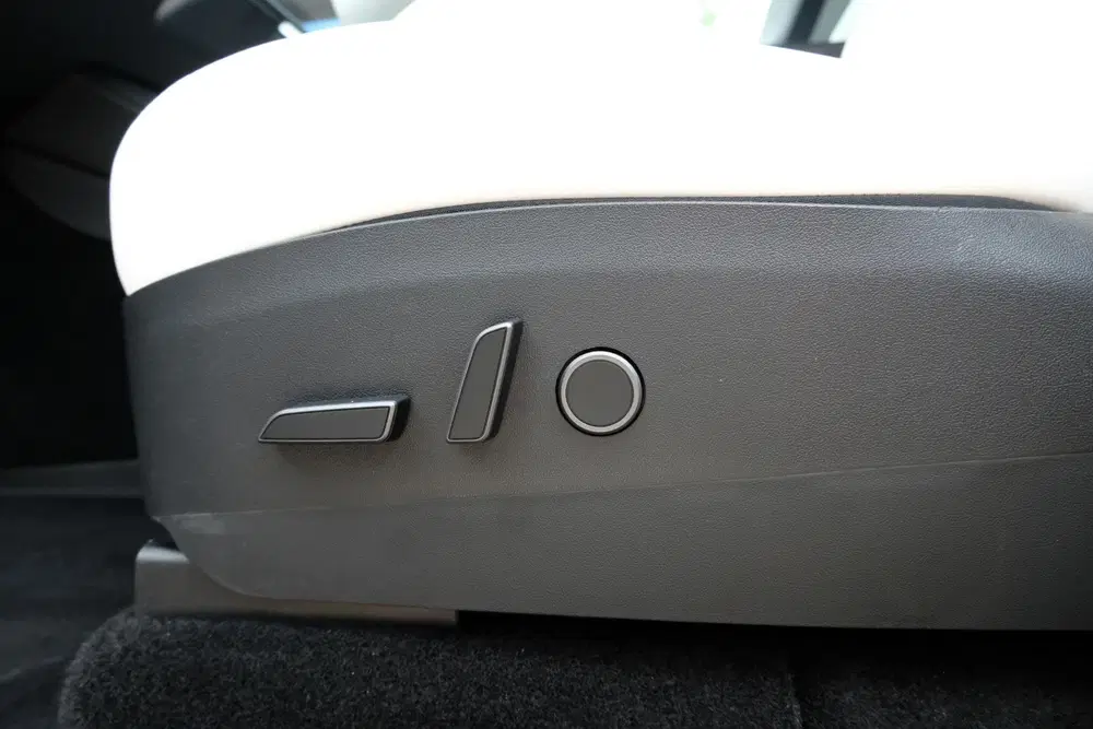 Tesla Model Y Long Range AWD 75 kWh 514 PK uit 2022, foto 11