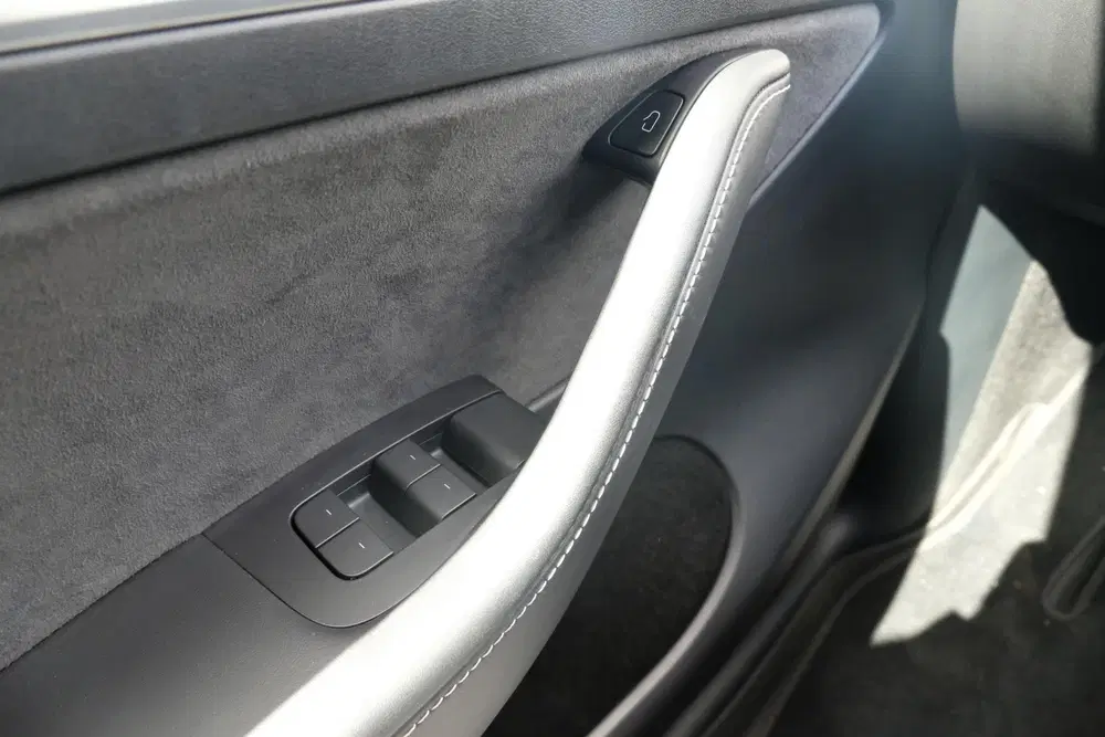 Tesla Model Y Long Range AWD 75 kWh 514 PK uit 2022, foto 13