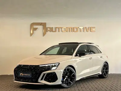Audi RS3 2.5 TFSI quattro Pano uit 2023