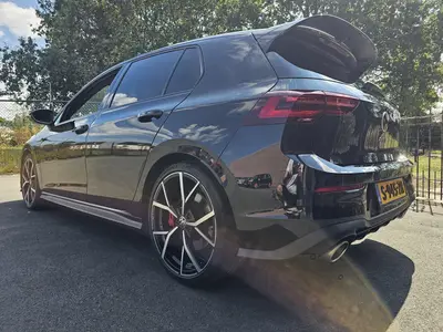 Volkswagen Golf 2.0 TSI OPF 221KW Dsg7 2021 Zwart uit 2021