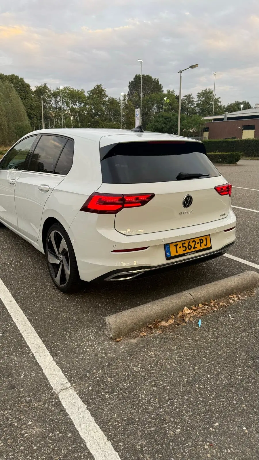 Volkswagen Golf 1.5 Etsi 150pk 7-DSG 2020 Wit FULL OPTION uit 2020, foto 4