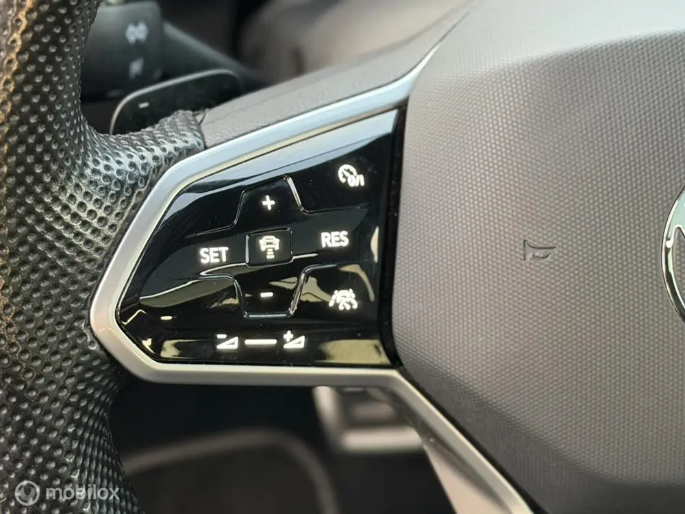 Volkswagen Tiguan Allspace 1.5 TSI R-Line 7p. pano 360 Leder uit 2022, foto 15