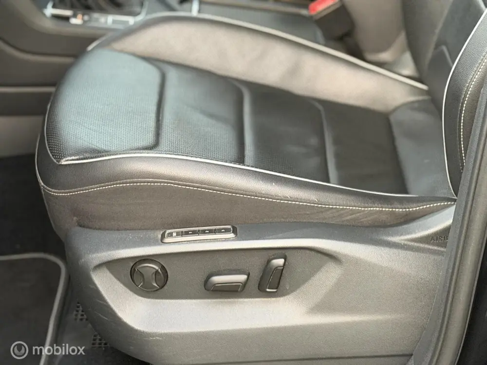 Volkswagen Tiguan Allspace 1.5 TSI R-Line 7p. pano 360 Leder uit 2022, foto 19