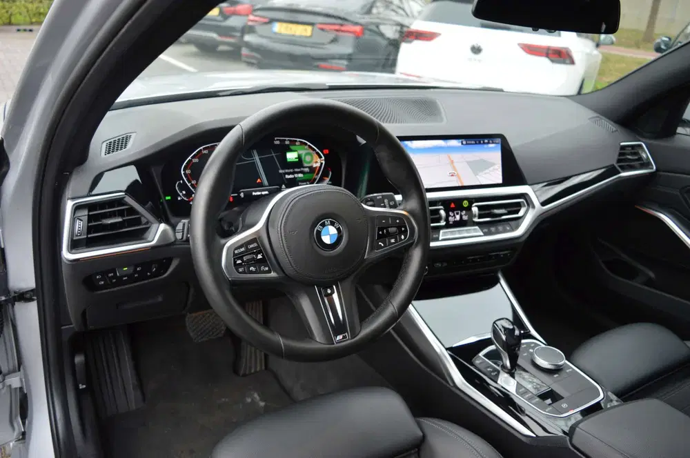 BMW 3-serie 320i Executive Edition uit 2021, foto 5