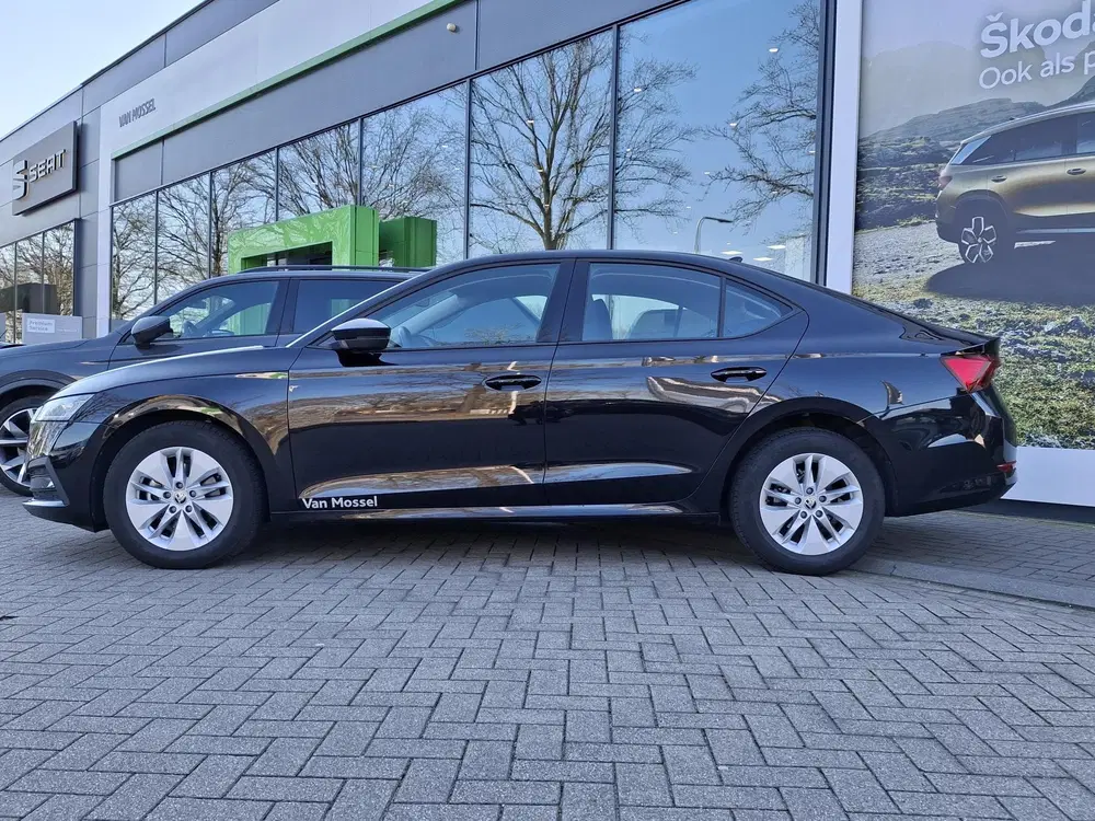 Skoda Octavia 1.0 e-TSI Ambition uit 2024, foto 2