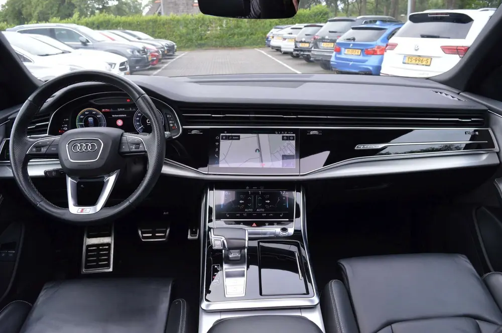 Audi Q8 55 TFSI e quattro Pro Line S uit 2021, foto 11