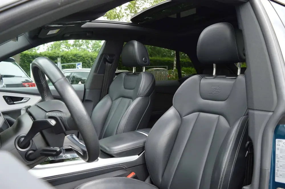 Audi Q8 55 TFSI e quattro Pro Line S uit 2021, foto 4