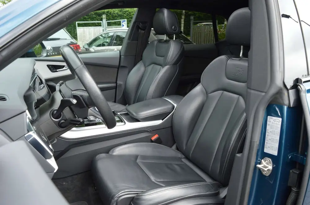 Audi Q8 55 TFSI e quattro Pro Line S uit 2021, foto 8