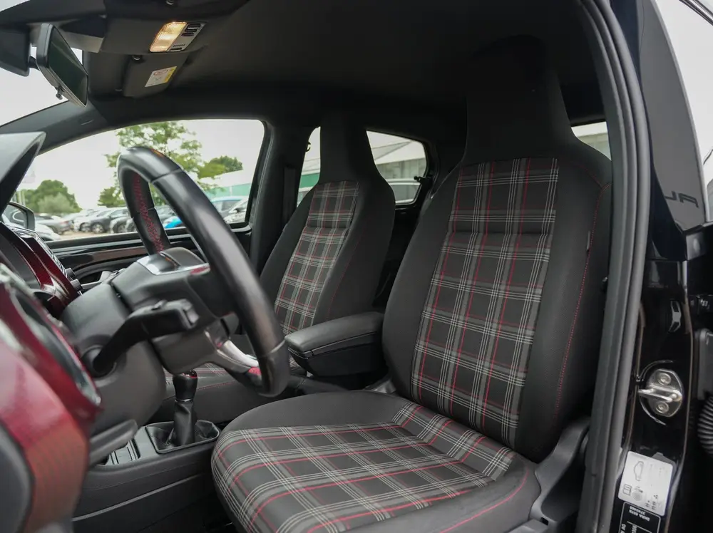 Volkswagen UP! 1.0 TSI GTI 116PK | Camera | Clima | Cruise uit 2021, foto 15