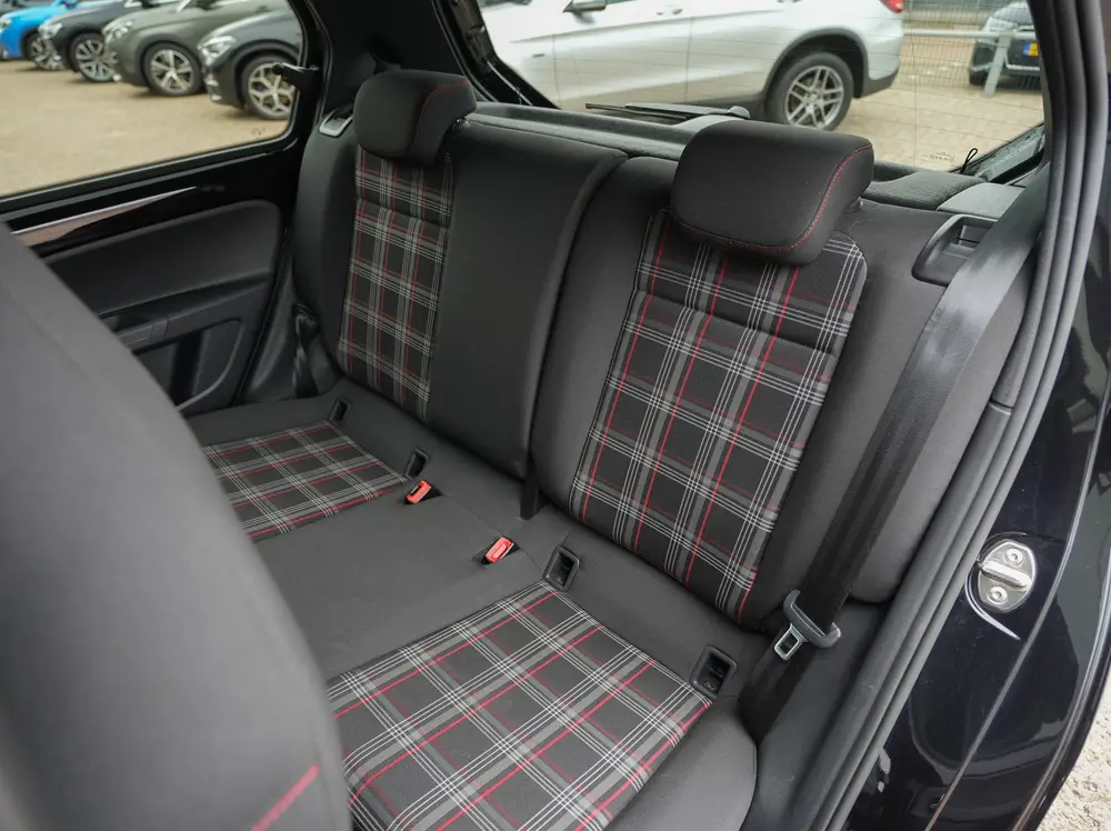 Volkswagen UP! 1.0 TSI GTI 116PK | Camera | Clima | Cruise uit 2021, foto 16