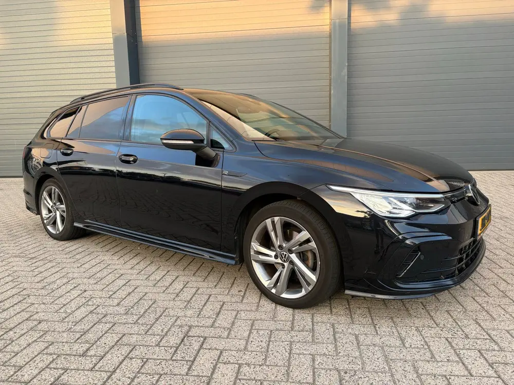Volkswagen Golf Variant Golf R-Line 1.5 Etsi 150pk Dsg-7 2022 Zwart uit 2022, foto 2