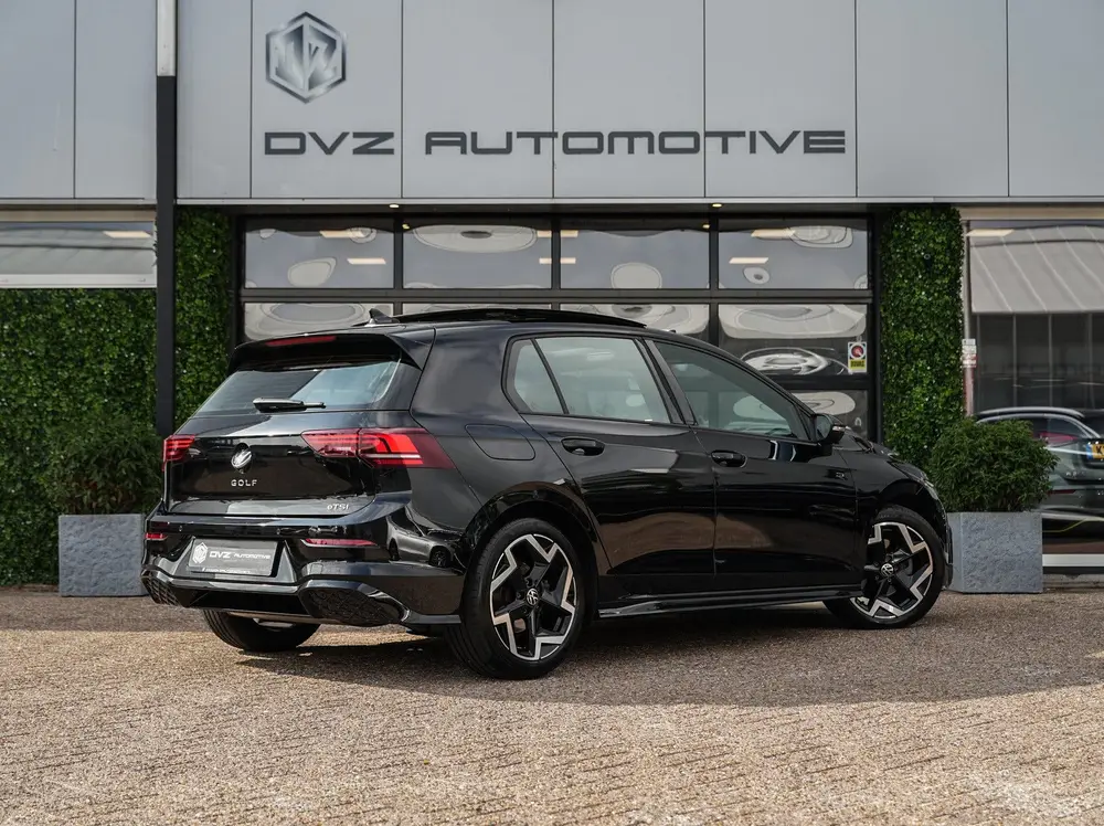 Volkswagen Golf 1.5 TSI R-Line Edition | Pano | Camera | Dri uit 2025, foto 4