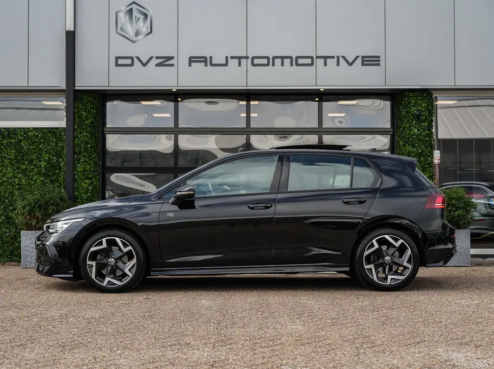Volkswagen Golf 1.5 TSI R-Line Edition | Pano | Camera | Dri uit 2025, foto 9