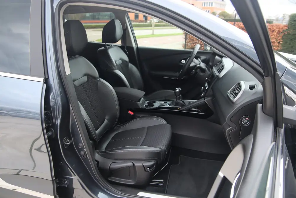 Renault Kadjar 1.3 TCE Limited Winterpakket uit 2019, foto 10