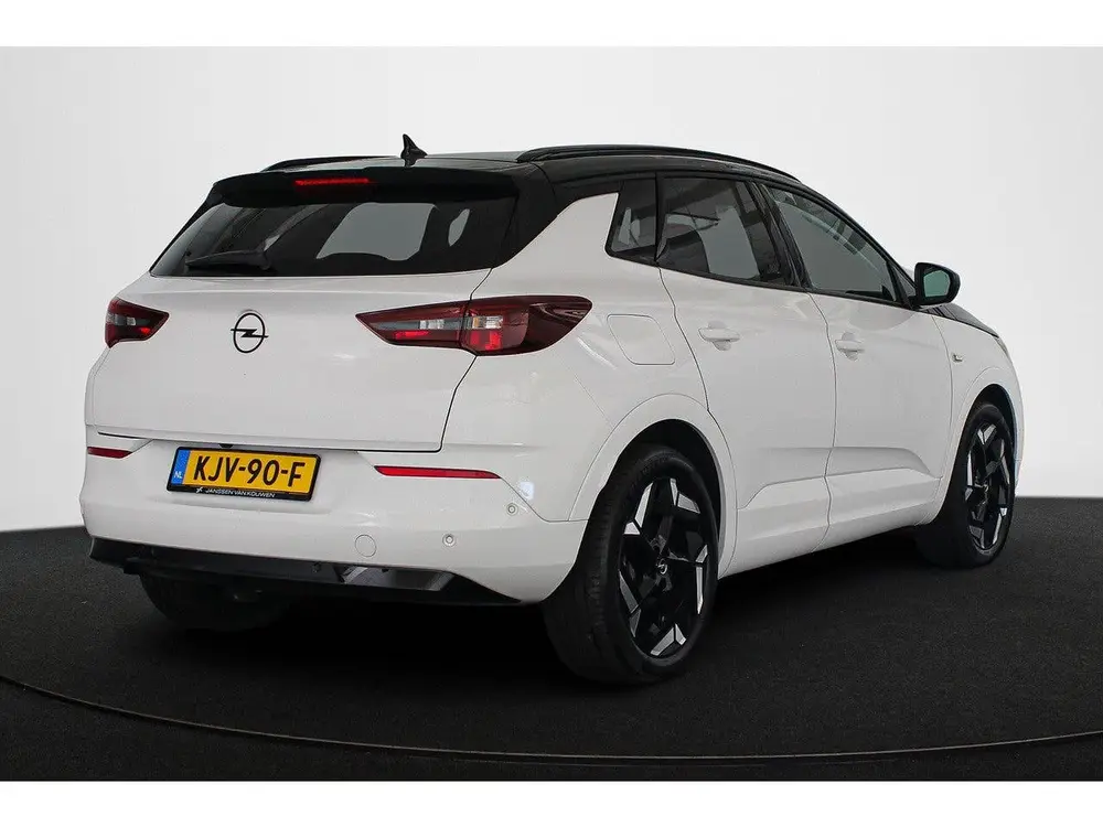 Opel Grandland 1.6T 300pk Plug-In Hybrid 4x4 GSe uit 2023, foto 3