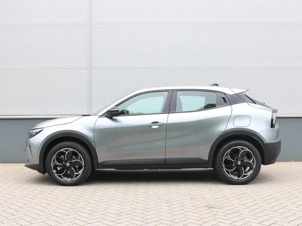 Alfa Romeo Junior Elettrica 54 kWh uit 2025, foto 2