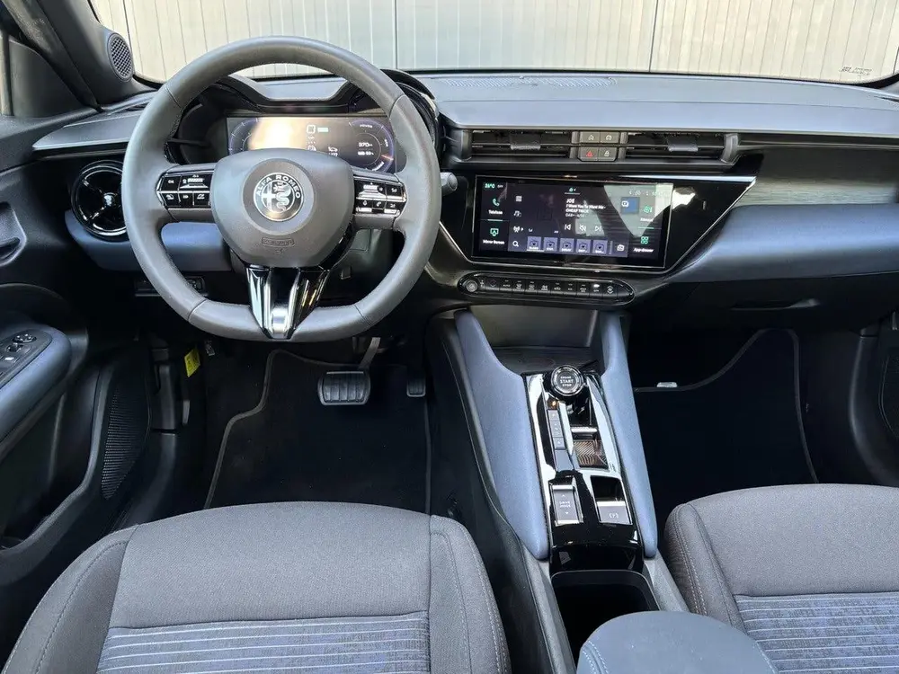 Alfa Romeo Junior Elettrica 54 kWh uit 2025, foto 13