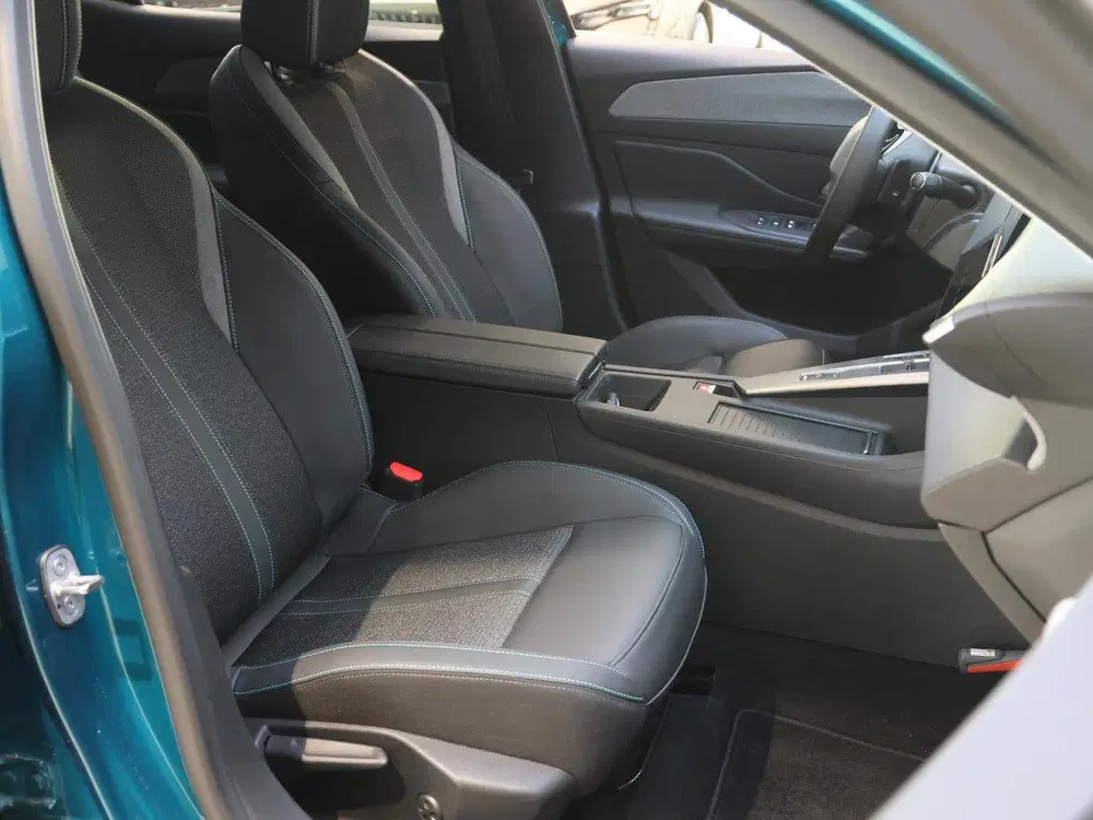 Peugeot 408 Allure Avantage Plug-in Hybrid 225 pk Auto uit 2025, foto 10