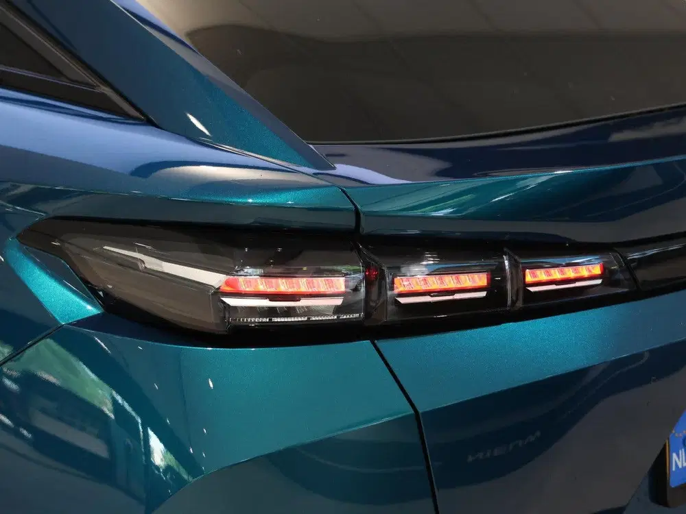 Peugeot 408 Allure Avantage Plug-in Hybrid 225 pk Auto uit 2025, foto 20