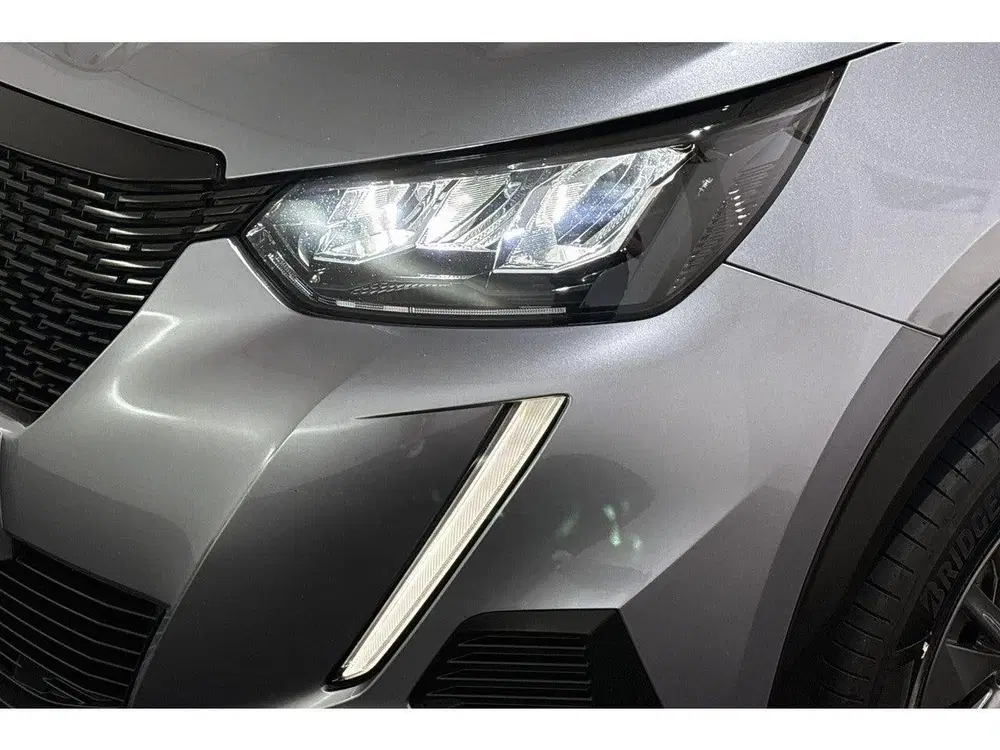 Peugeot 2008 1.2 PureTech Active Pack Navi Airco 16" LM uit 2023, foto 17