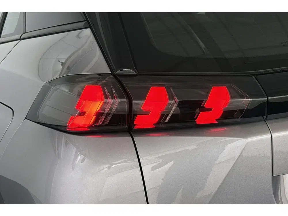Peugeot 2008 1.2 PureTech Active Pack Navi Airco 16" LM uit 2023, foto 19