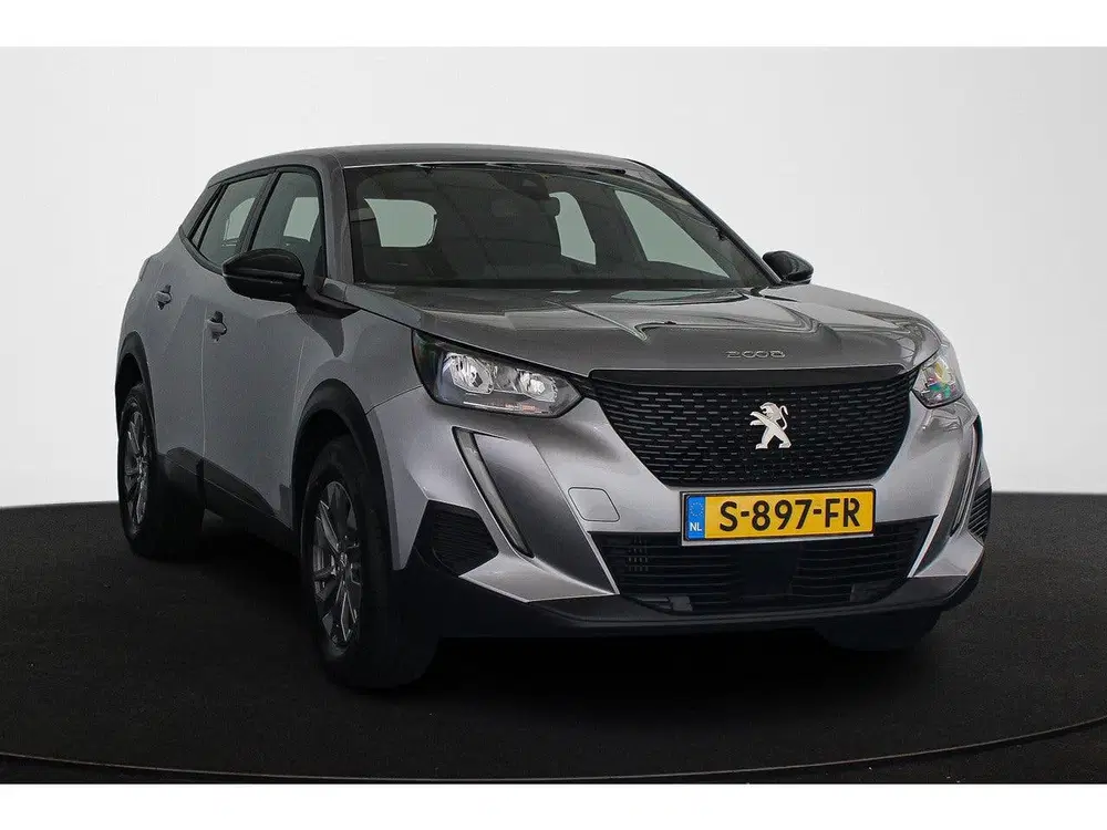 Peugeot 2008 1.2 PureTech Active Pack Navi Airco 16" LM uit 2023, foto 2