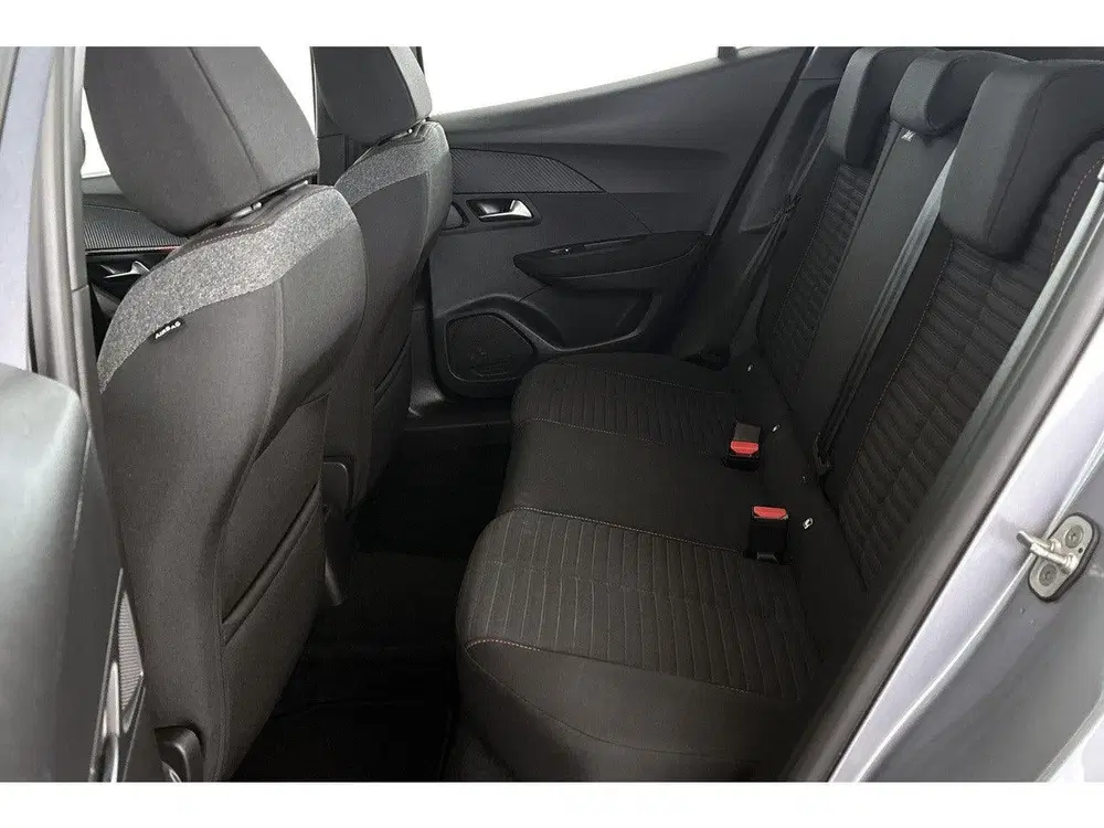 Peugeot 2008 1.2 PureTech Active Pack Navi Airco 16" LM uit 2023, foto 8