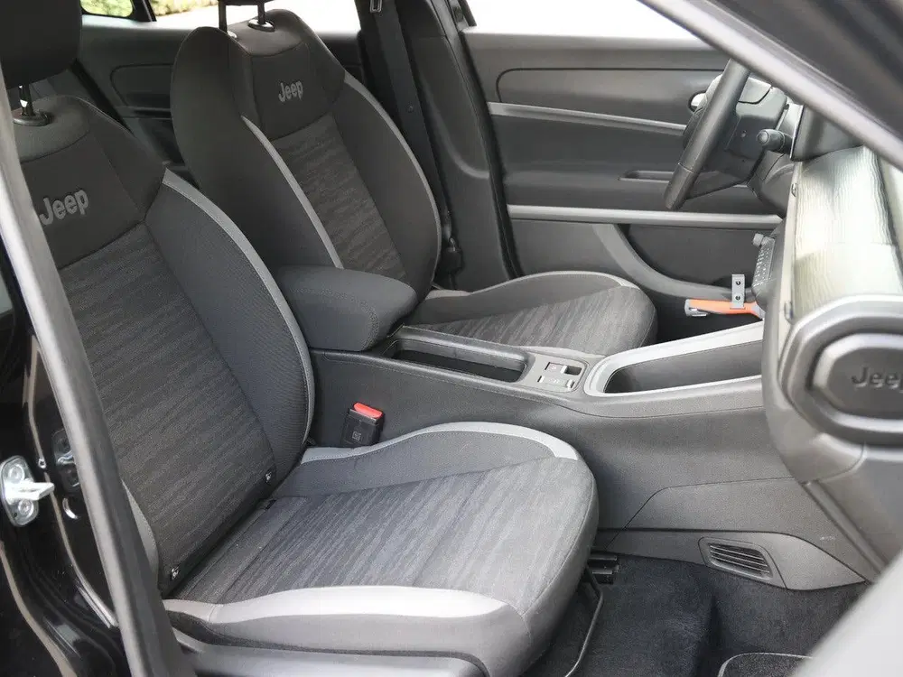 Jeep Avenger Longitude 54 kWh uit 2025, foto 11