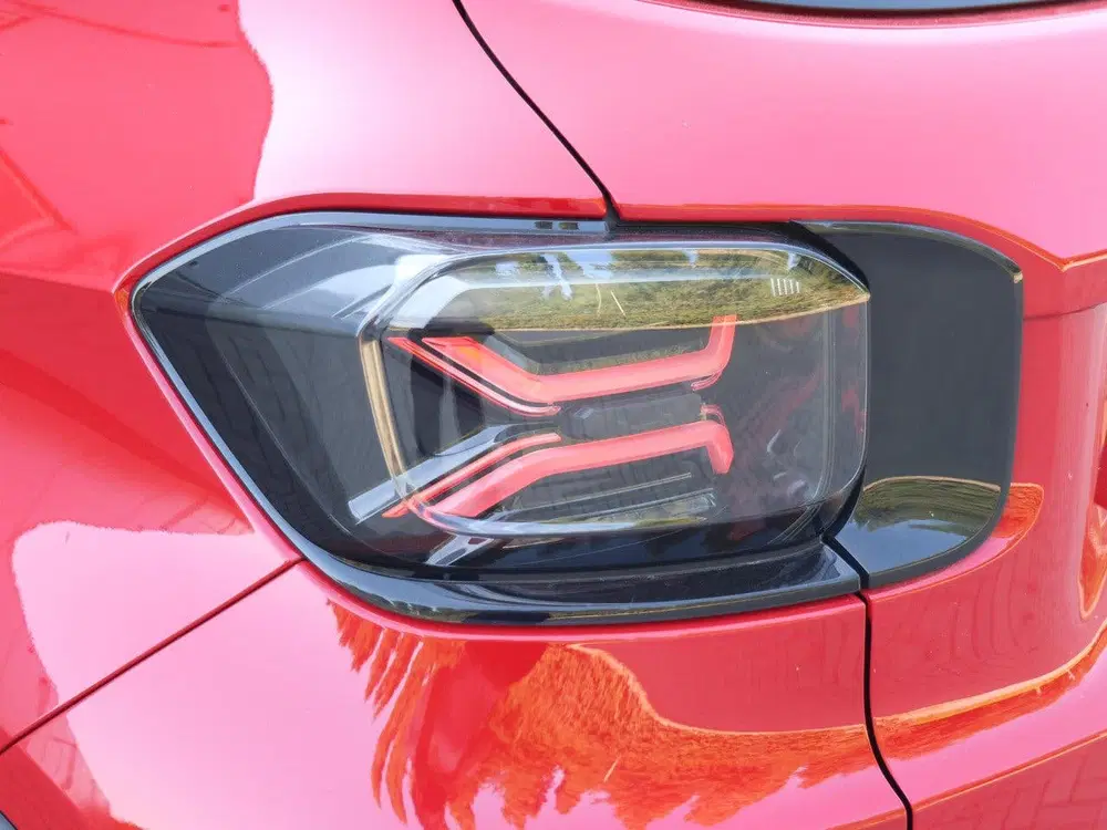 Jeep Avenger 1.2 e-Hybrid Summit uit 2025, foto 17