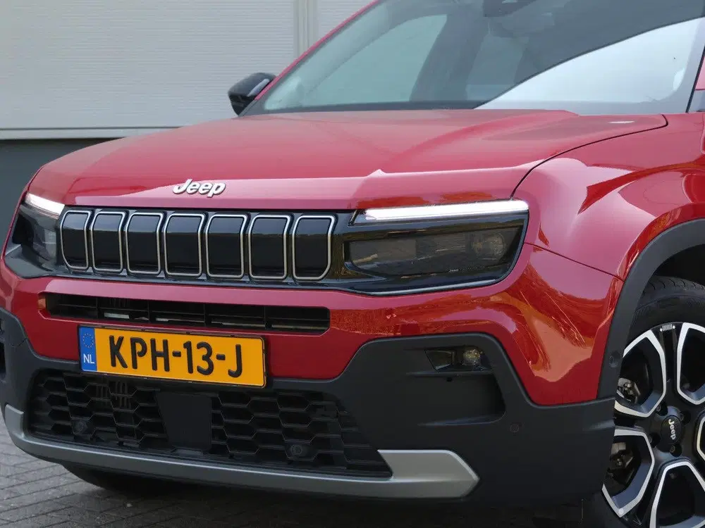 Jeep Avenger 1.2 e-Hybrid Summit uit 2025, foto 4