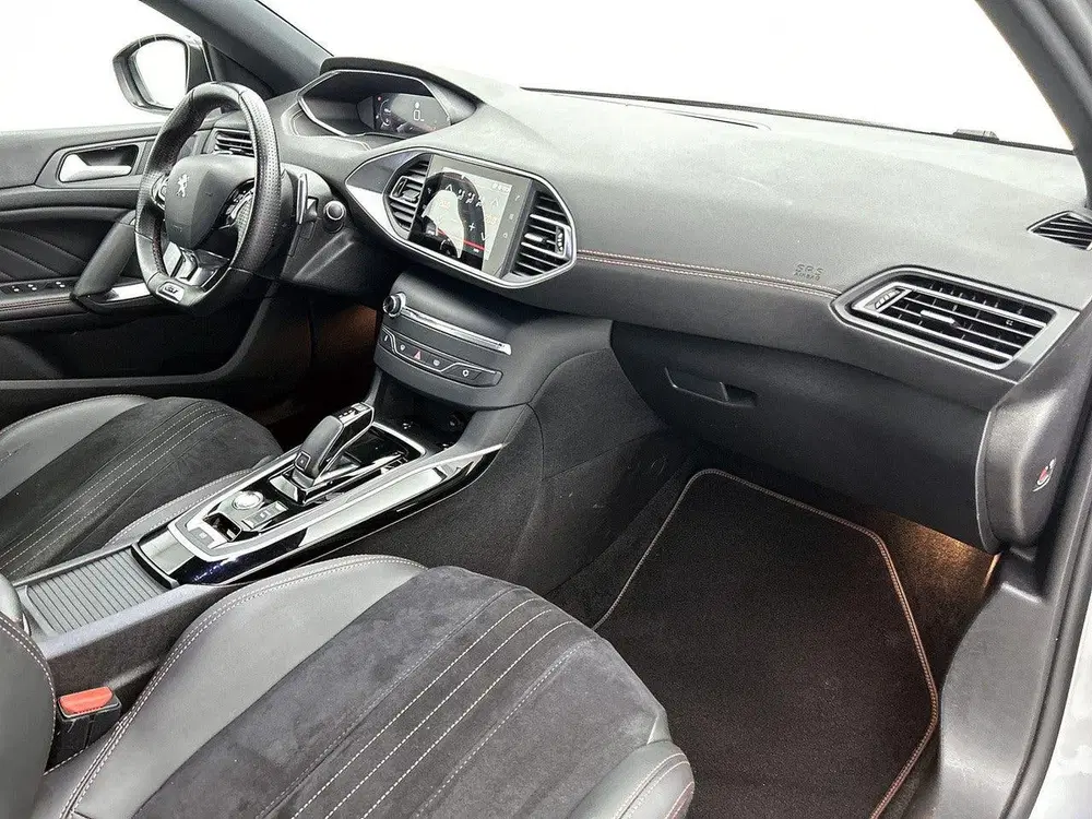 Peugeot 308 SW Blue Lease GT 130pk Automaat uit 2021, foto 13