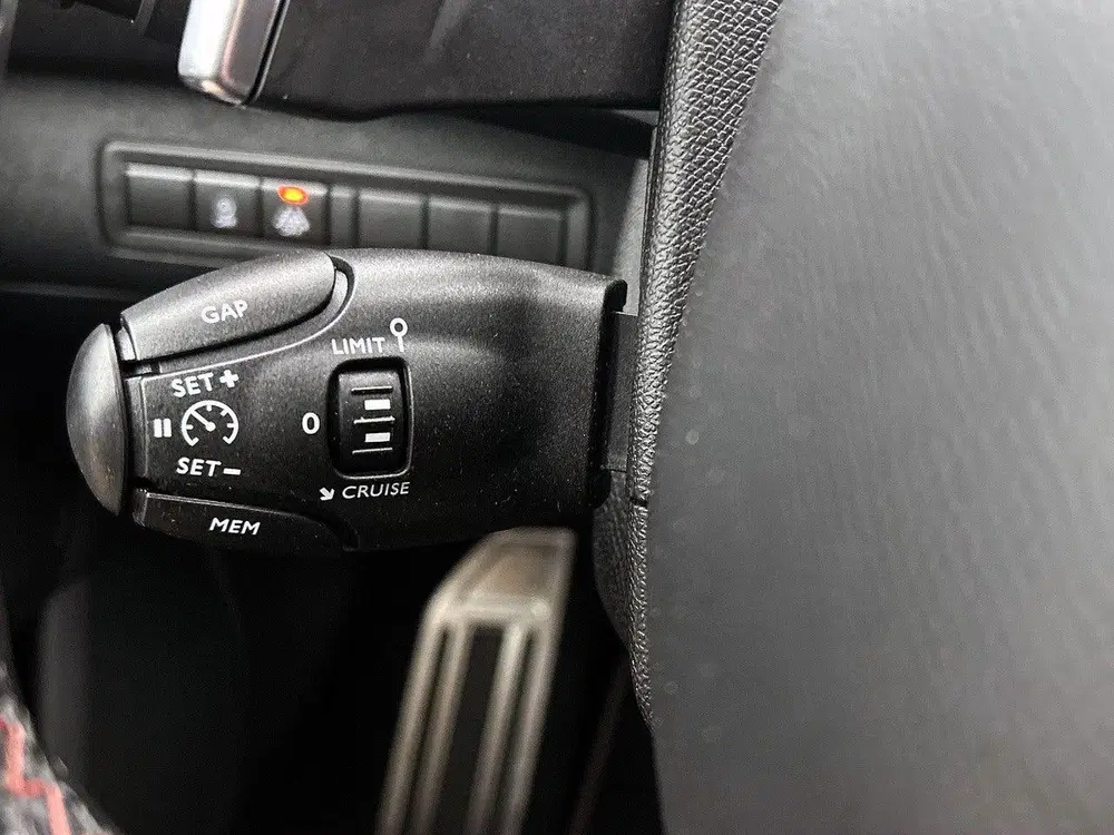 Peugeot 308 SW Blue Lease GT 130pk Automaat uit 2021, foto 19
