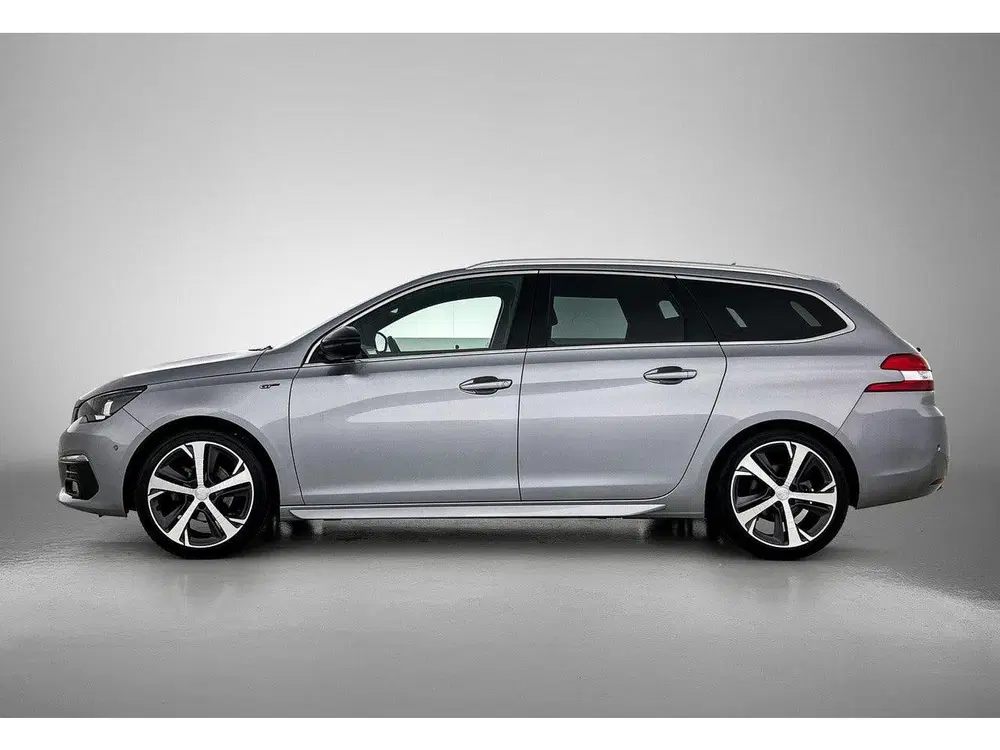 Peugeot 308 SW Blue Lease GT 130pk Automaat uit 2021, foto 2