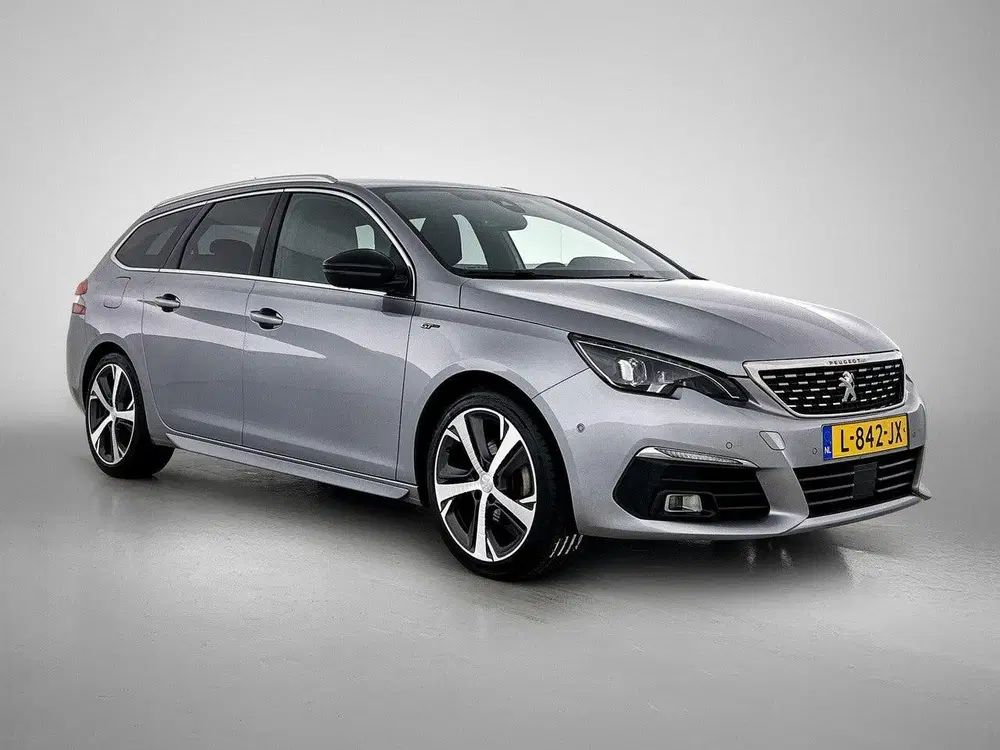 Peugeot 308 SW Blue Lease GT 130pk Automaat uit 2021, foto 8