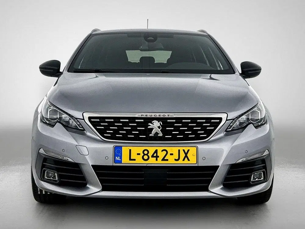 Peugeot 308 SW Blue Lease GT 130pk Automaat uit 2021, foto 9