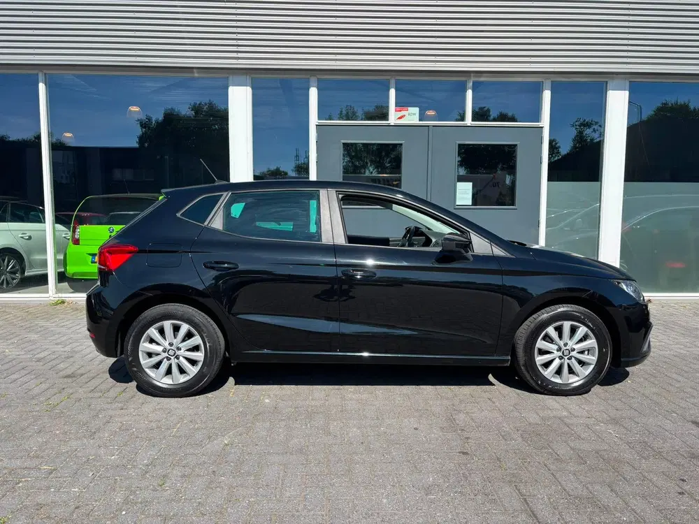 SEAT Ibiza 1.0 TSI 110pk 2021 Zwart Automaat 78000 Km uit 2021, foto 2