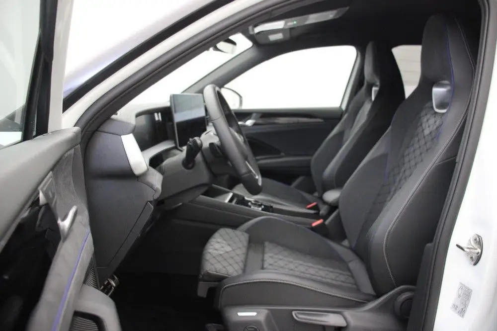 Volkswagen Tayron 1.5 eTSI R-Line Edition 7 Persoons Automaa uit 2025, foto 8