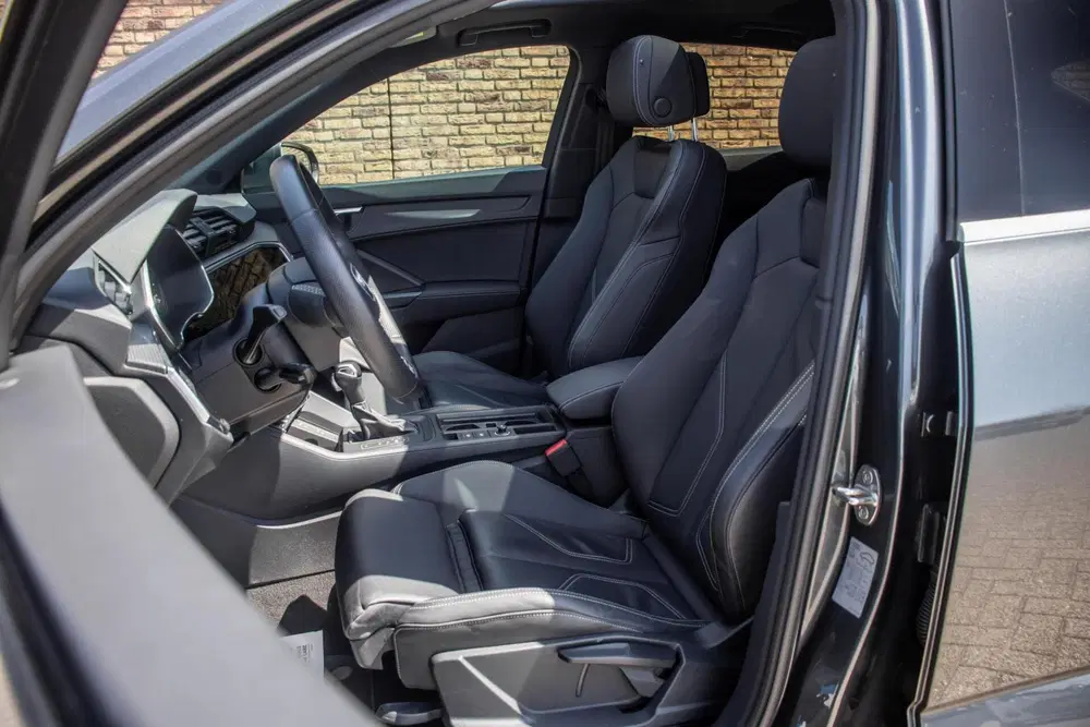 Audi Q3 45 TFSI e S-Line uit 2023, foto 11
