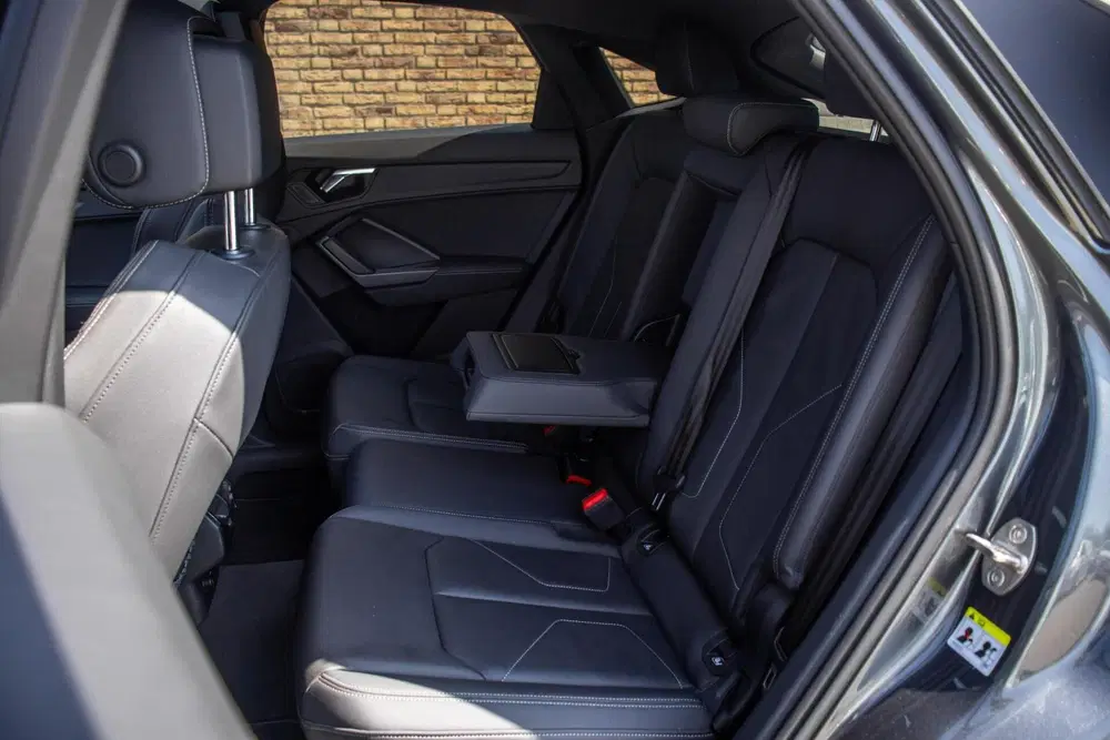 Audi Q3 45 TFSI e S-Line uit 2023, foto 12