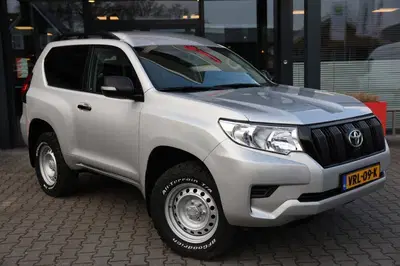 Toyota Land Cruiser 2.8 D-4D 3DRS COMFORT A uit 2023