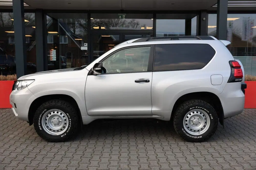 Toyota Land Cruiser 2.8 D-4D 3DRS COMFORT A uit 2023, foto 2