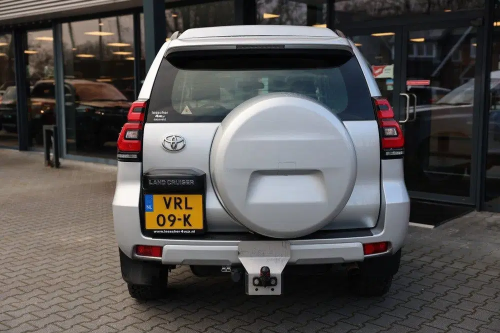 Toyota Land Cruiser 2.8 D-4D 3DRS COMFORT A uit 2023, foto 5