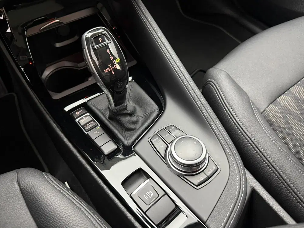 BMW X1 sDrive20i 179PK Business Edition Plus uit 2022, foto 12