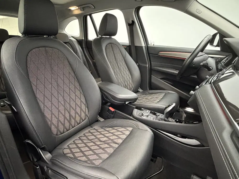 BMW X1 sDrive20i 179PK Business Edition Plus uit 2022, foto 8