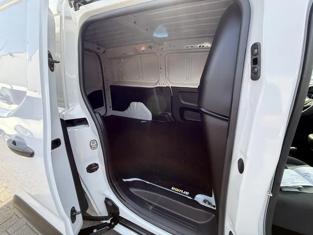 Opel Combo 1.2 PureTech 110 S&S L2 BENZINE MARGE AUTO uit 2024, foto 11
