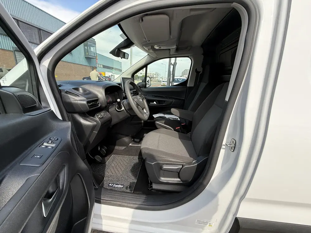 Opel Combo 1.2 PureTech 110 S&S L2 BENZINE MARGE AUTO uit 2024, foto 5