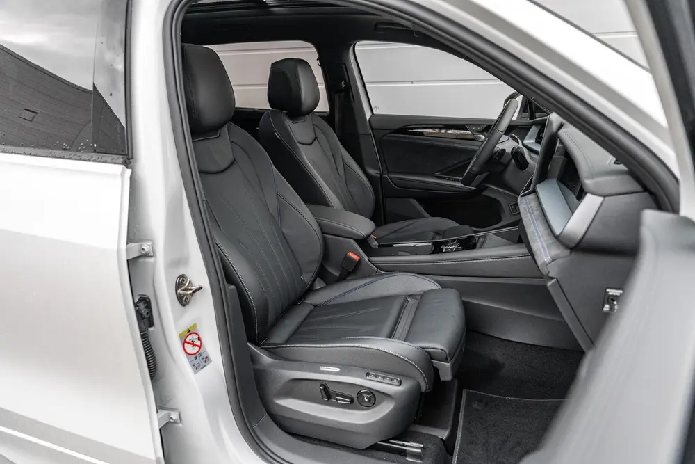 Volkswagen Tayron 1.5 eHybrid 272pk DSG R-Line Edition | Pan uit 2026, foto 14