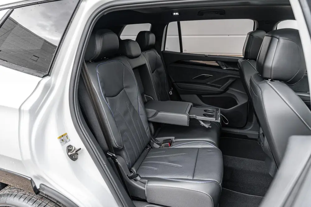 Volkswagen Tayron 1.5 eHybrid 272pk DSG R-Line Edition | Pan uit 2026, foto 17