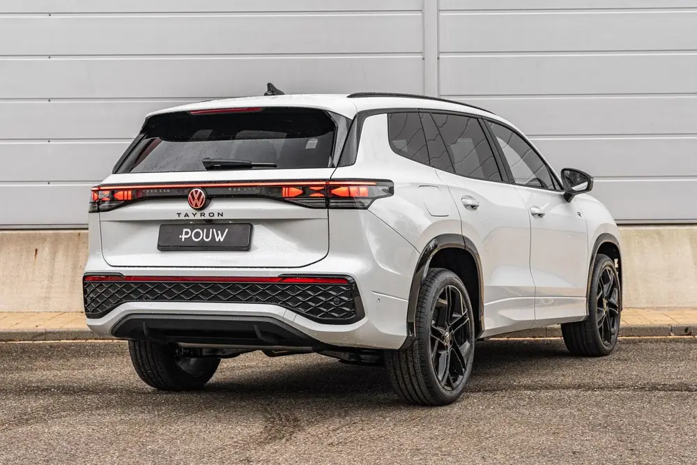 Volkswagen Tayron 1.5 eHybrid 272pk DSG R-Line Edition | Pan uit 2026, foto 2