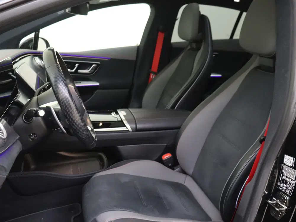 Mercedes-Benz EQE AMG 53 4MATIC+ 90 kWh uit 2022, foto 15